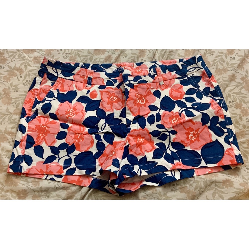 🆕 Floral GAP Shorts!